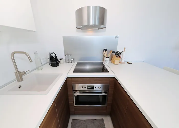 Stunning Sea View Apartment *